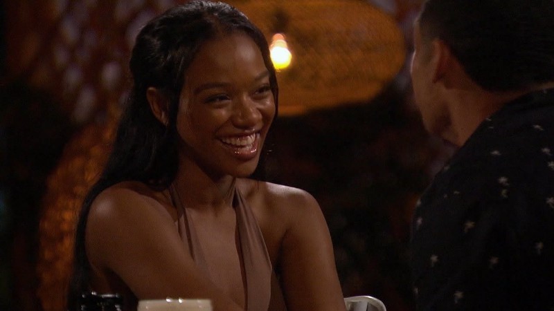 Eliza Isichei And Rodney Mathews Get Close On Their One-on-one - Bachelor In Paradise
